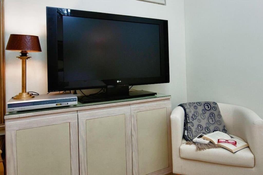 Apartamento Acropolis Luxury House Atenas Exterior foto